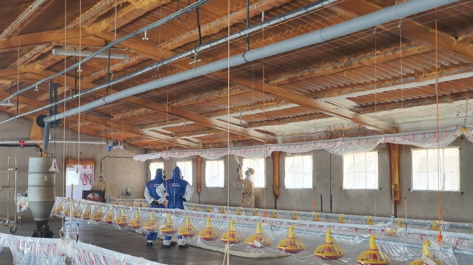 سمپاشی مزرعه ساندویچ پانل